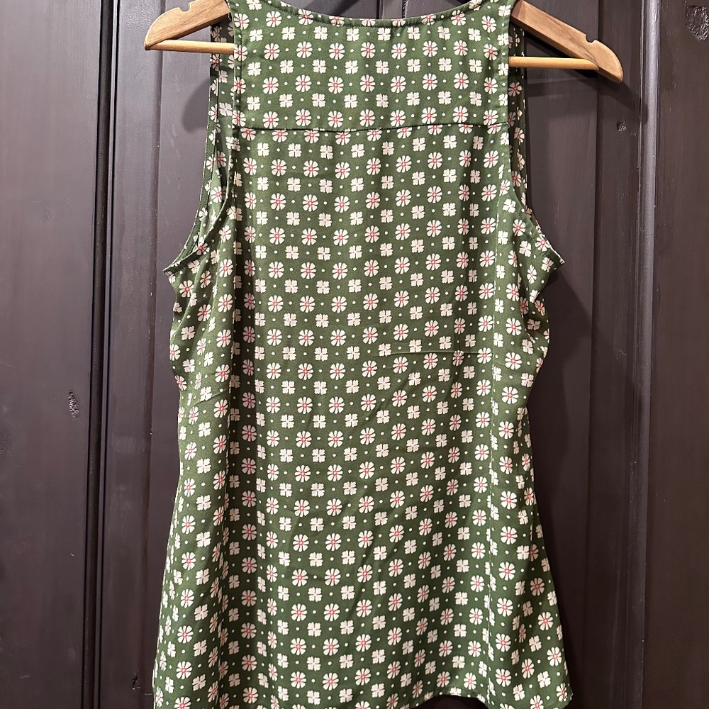 Cabi green floral print sleeveless top